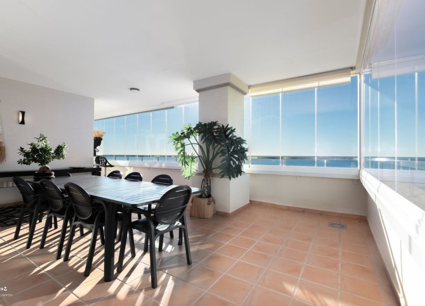 Resale - Apartment - Middle Floor Apartment - Estepona - Estepona Centro