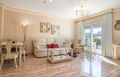 Resale - Apartment - Top Floor Apartment - Estepona - Estepona Centro