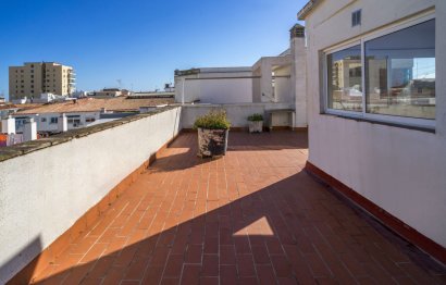 Resale - Apartment - Top Floor Apartment - Estepona - Estepona Centro