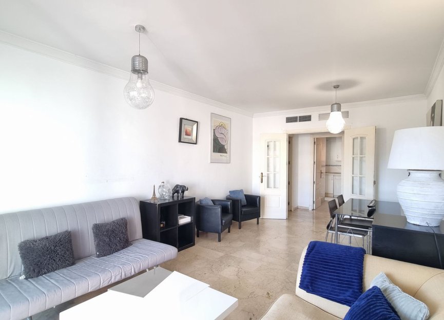 Resale - Apartment - Middle Floor Apartment - Marbella - Puerto Banús