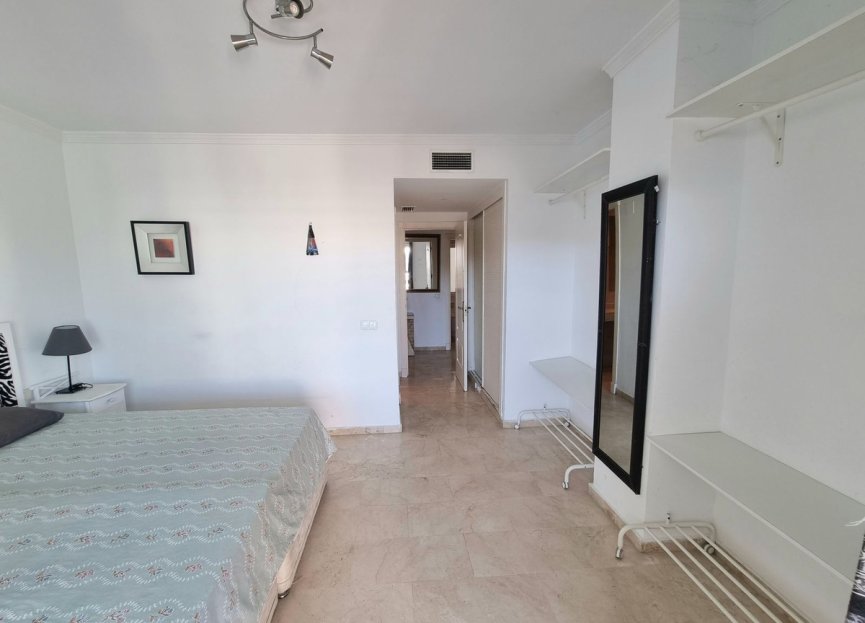 Resale - Apartment - Middle Floor Apartment - Marbella - Puerto Banús