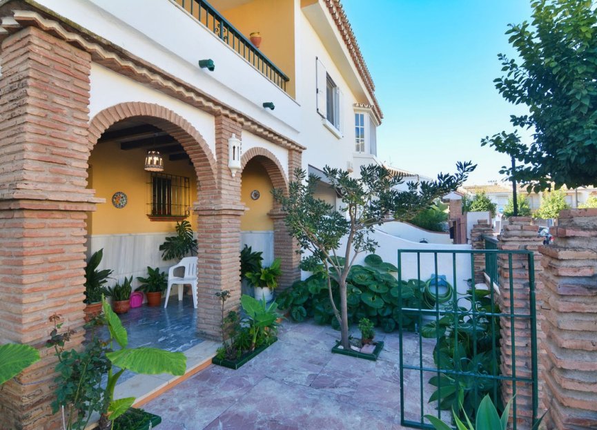 Resale - House - Detached Villa - Fuengirola - Fuengirola Centro