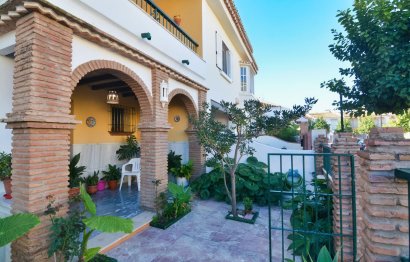 Resale - House - Detached Villa - Fuengirola - Fuengirola Centro