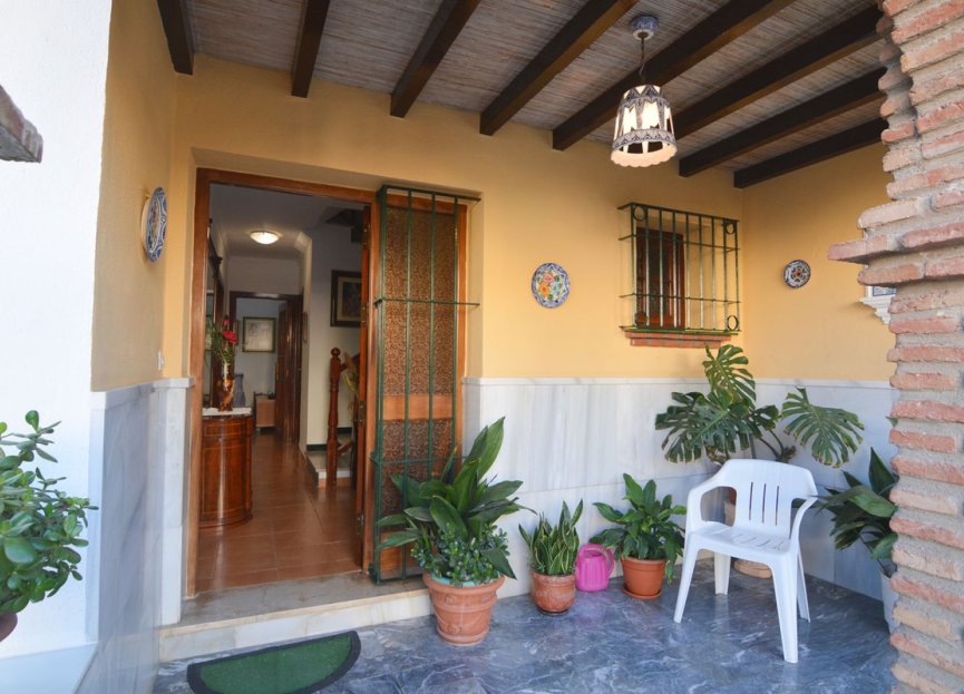 Resale - House - Detached Villa - Fuengirola - Fuengirola Centro