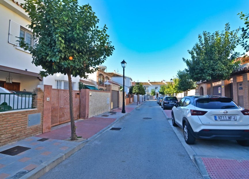 Resale - House - Detached Villa - Fuengirola - Fuengirola Centro