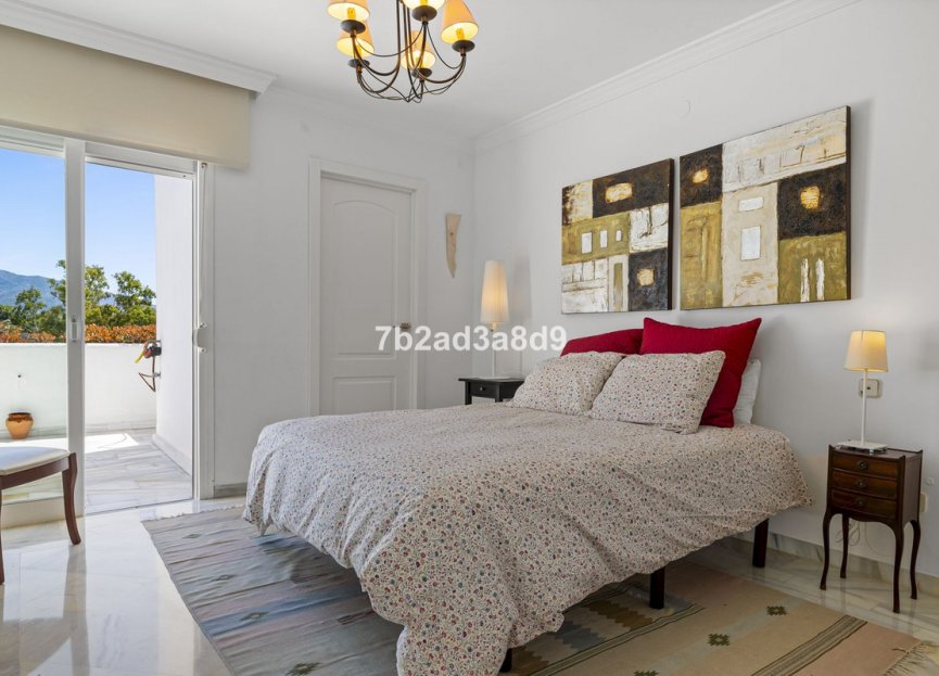 Resale - House - Townhouse - Marbella - Nueva Andalucia