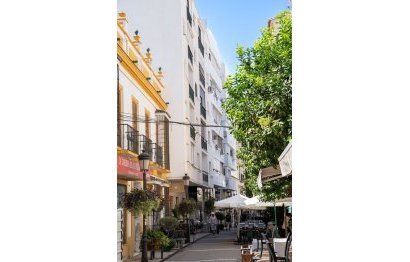 Resale - Apartment - Middle Floor Apartment - Estepona - Estepona Centro