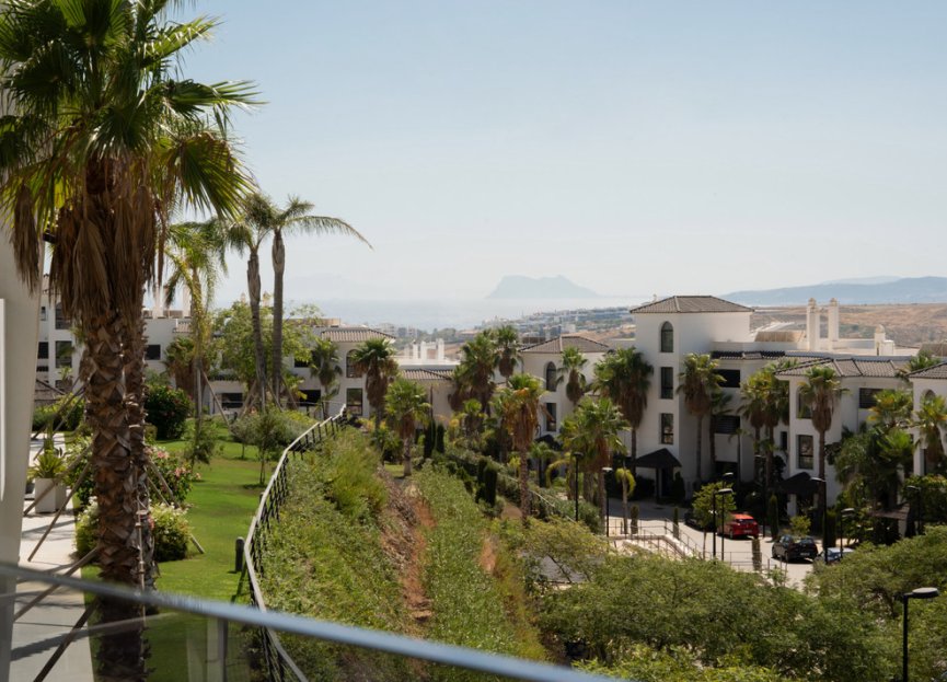 Resale - Apartment - Middle Floor Apartment - Estepona - Estepona Centro