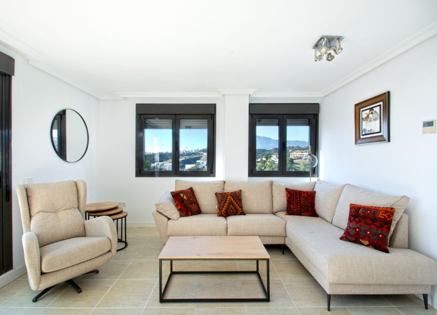 Resale - Apartment - Penthouse - Estepona - Selwo