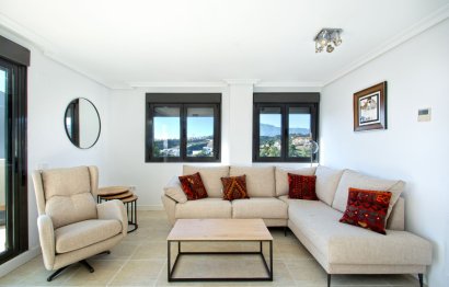 Resale - Apartment - Penthouse - Estepona - Selwo