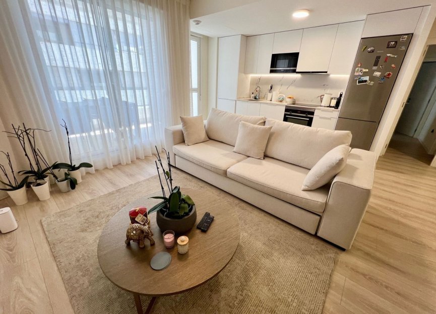 Resale - Apartment - Middle Floor Apartment - Marbella - Nueva Andalucia