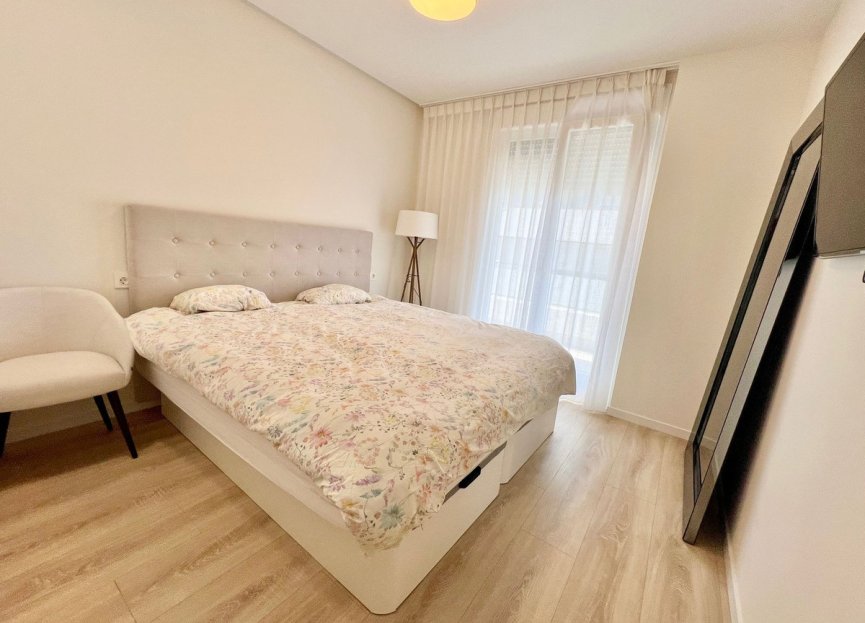 Resale - Apartment - Middle Floor Apartment - Marbella - Nueva Andalucia