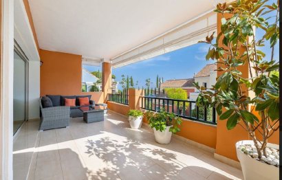 Resale - House - Semi-Detached House - Marbella - Nueva Andalucia