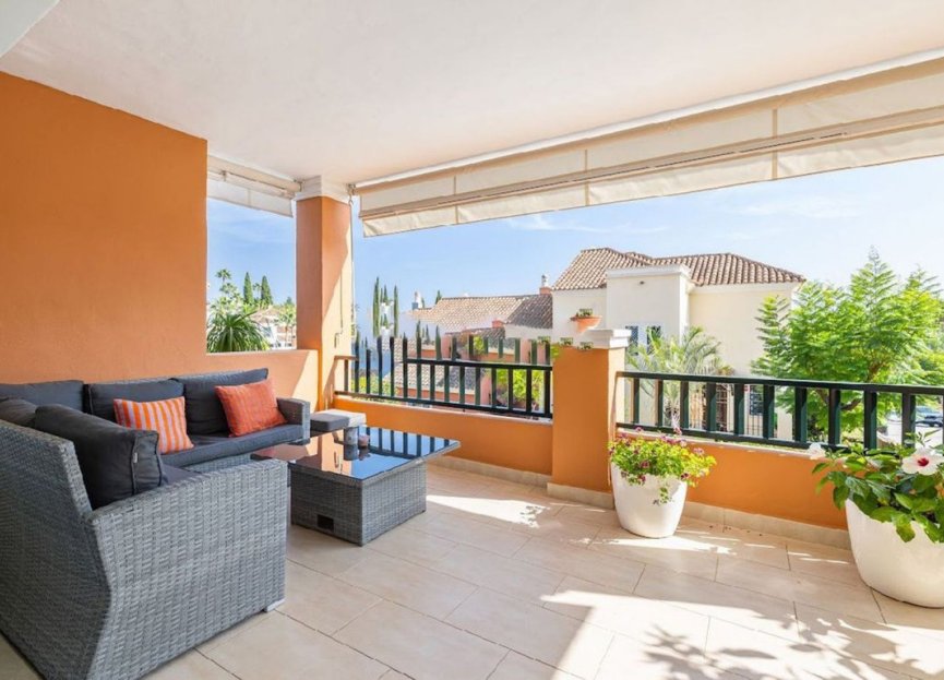 Resale - House - Semi-Detached House - Marbella - Nueva Andalucia