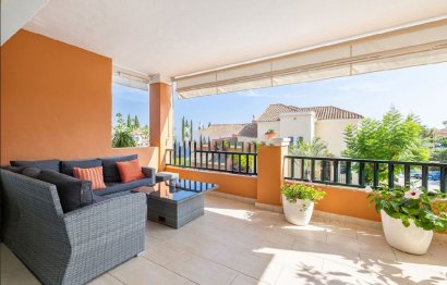 Resale - House - Semi-Detached House - Marbella - Nueva Andalucia