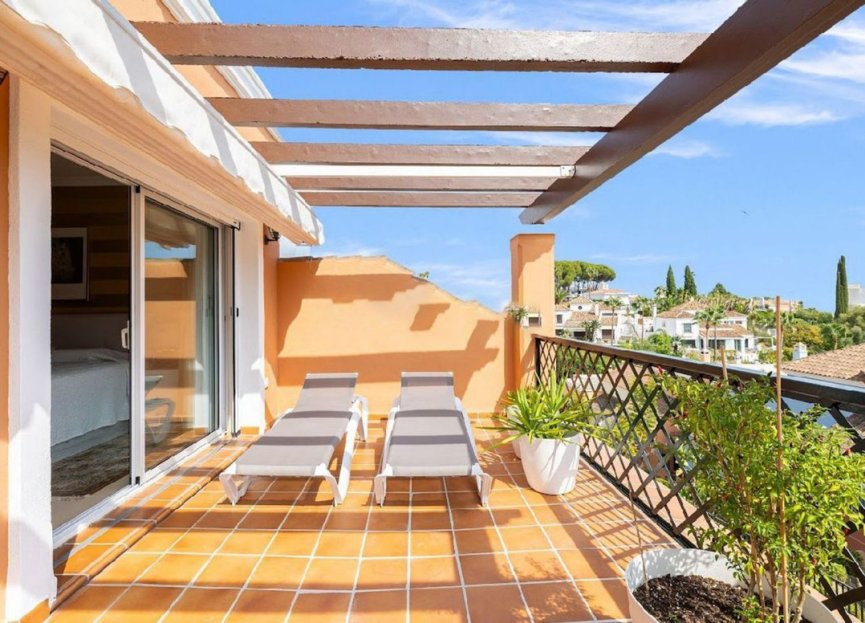 Resale - House - Semi-Detached House - Marbella - Nueva Andalucia