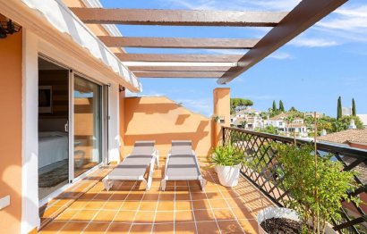 Resale - House - Semi-Detached House - Marbella - Nueva Andalucia