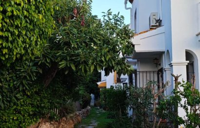 Resale - House - Semi-Detached House - Estepona - Bel Air