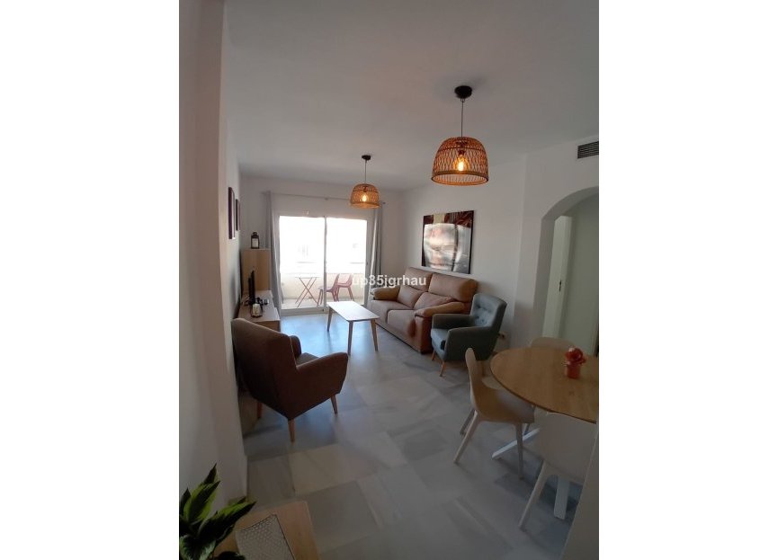 Resale - Apartment - Middle Floor Apartment - Estepona - Estepona Centro