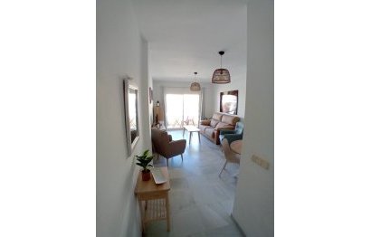 Resale - Apartment - Middle Floor Apartment - Estepona - Estepona Centro