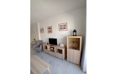 Resale - Apartment - Middle Floor Apartment - Estepona - Estepona Centro