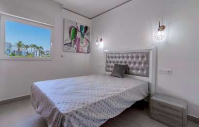 Resale - Apartment - Middle Floor Apartment - Marbella - Puerto Banús