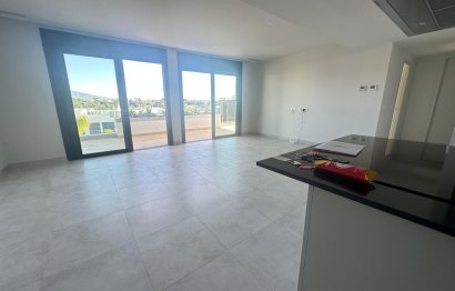 Resale - Apartment - Middle Floor Apartment - Estepona - Atalaya