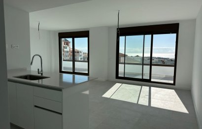 Resale - Apartment - Middle Floor Apartment - Estepona - Estepona Centro