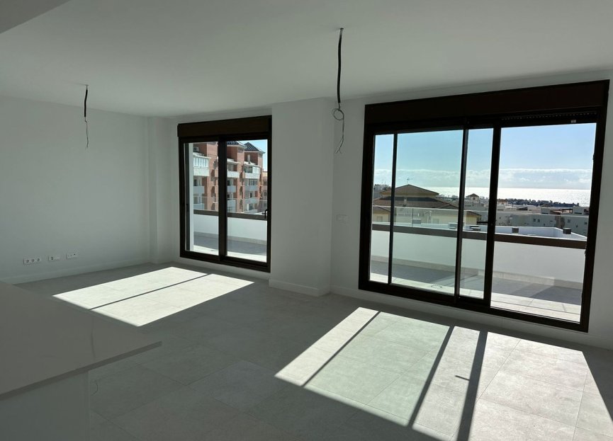 Resale - Apartment - Middle Floor Apartment - Estepona - Estepona Centro