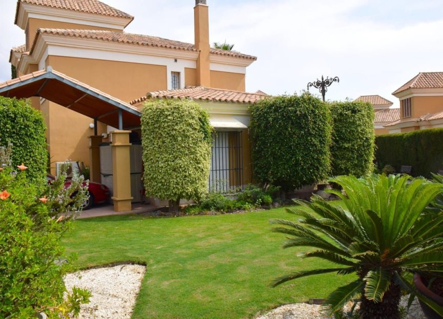 Resale - House - Townhouse - Marbella - Santa Clara