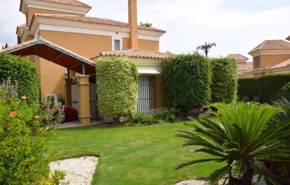 Resale - House - Townhouse - Marbella - Santa Clara