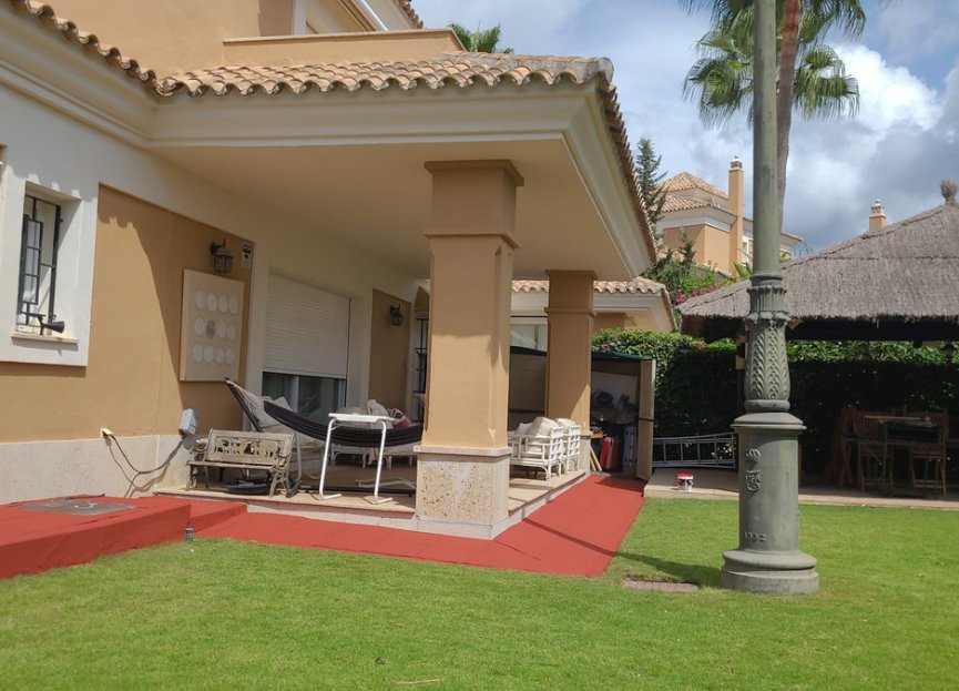 Resale - House - Townhouse - Marbella - Santa Clara