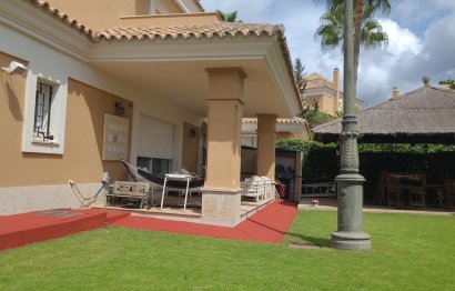 Resale - House - Townhouse - Marbella - Santa Clara