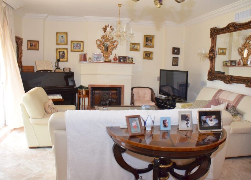 Resale - House - Townhouse - Marbella - Santa Clara