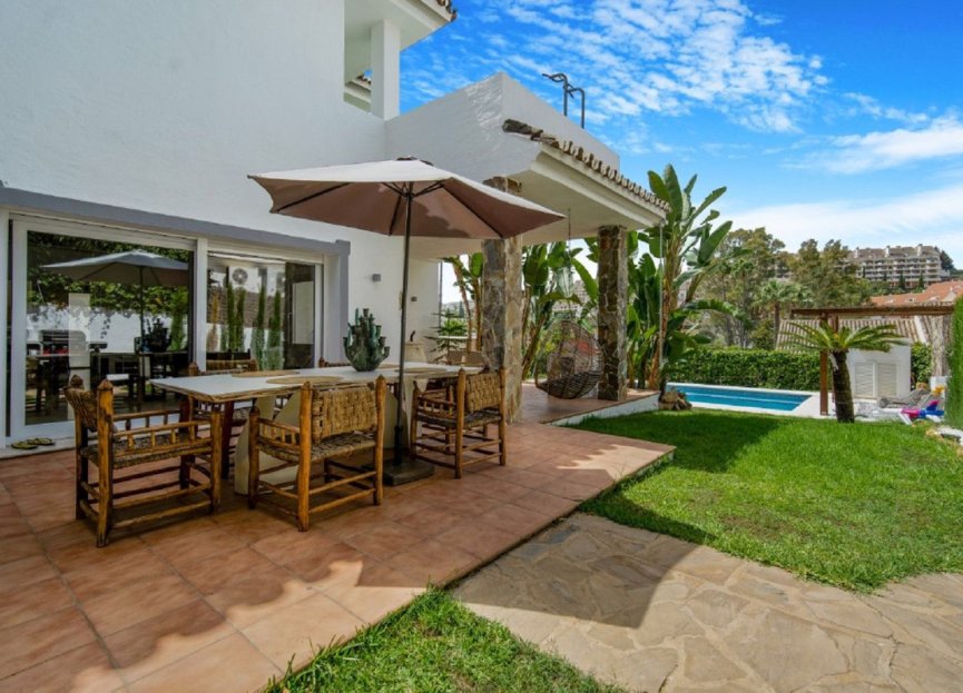 Resale - House - Detached Villa - Marbella - Nueva Andalucia