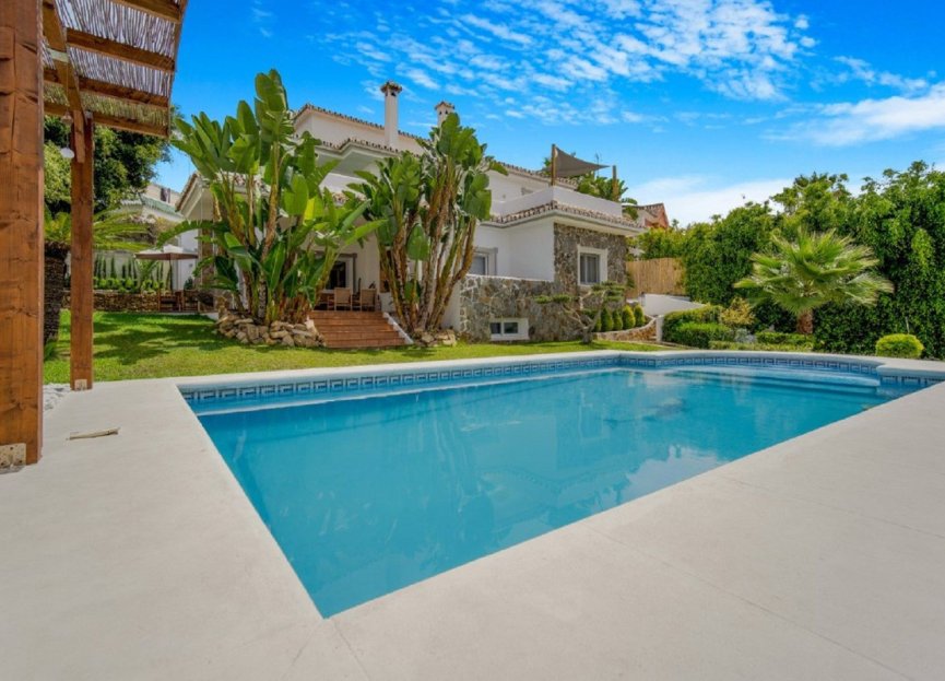 Resale - House - Detached Villa - Marbella - Nueva Andalucia