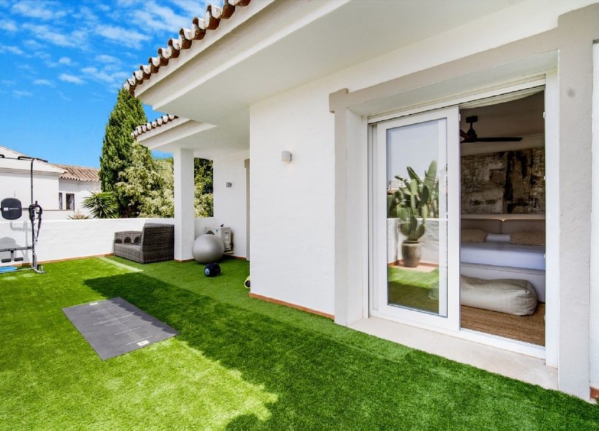 Resale - House - Detached Villa - Marbella - Nueva Andalucia