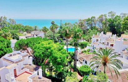 Resale - Apartment - Middle Floor Apartment - Marbella - Elviria