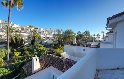 Resale - Apartment - Middle Floor Apartment - Marbella - Elviria