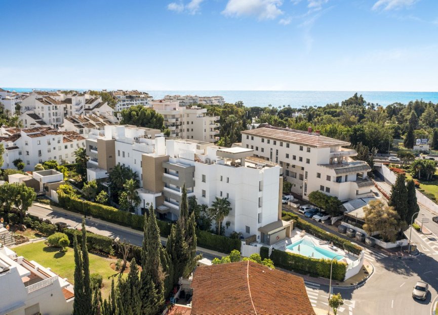 Resale - Apartment - Middle Floor Apartment - Marbella - Nueva Andalucia