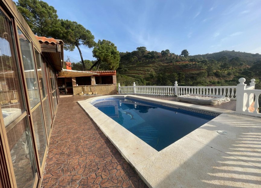 Resale - House - Finca - Cortijo - Estepona - Estepona Centro