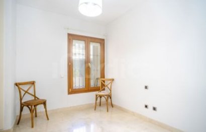 Resale - Apartment - Middle Floor Apartment - Marbella - Marbella Centro