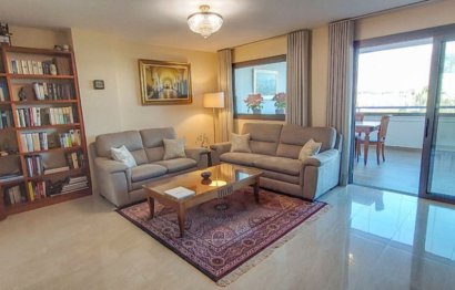 Resale - Apartment - Middle Floor Apartment - Fuengirola - Fuengirola Centro