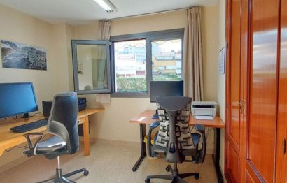 Resale - Apartment - Middle Floor Apartment - Fuengirola - Fuengirola Centro