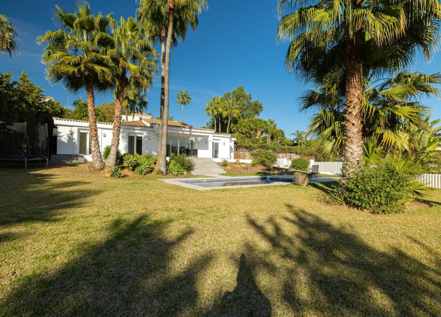 Resale - House - Detached Villa - Estepona - Estepona Centro