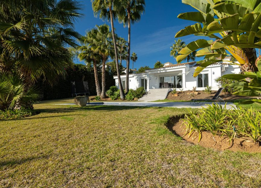 Resale - House - Detached Villa - Estepona - Estepona Centro