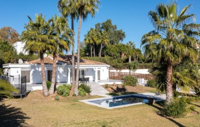 Resale - House - Detached Villa - Estepona - Estepona Centro