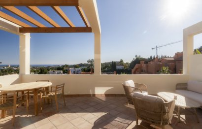 Resale - Apartment - Middle Floor Apartment - Marbella - Nueva Andalucia