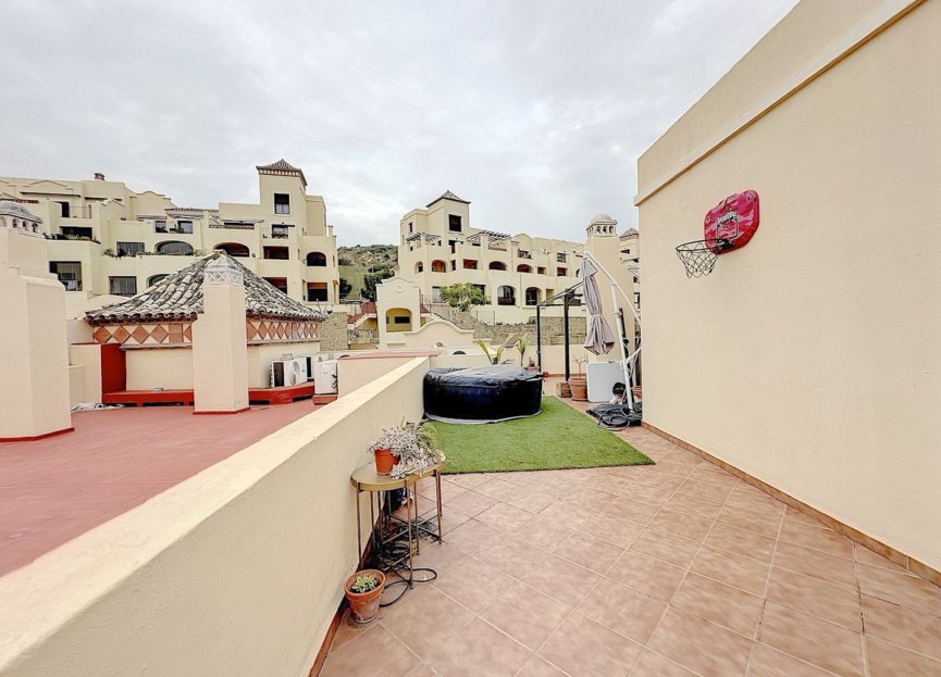 Resale - Apartment - Penthouse Duplex - Estepona - Estepona Centro