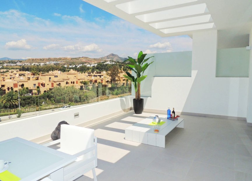 Resale - Apartment - Middle Floor Apartment - Estepona - New Golden Mile